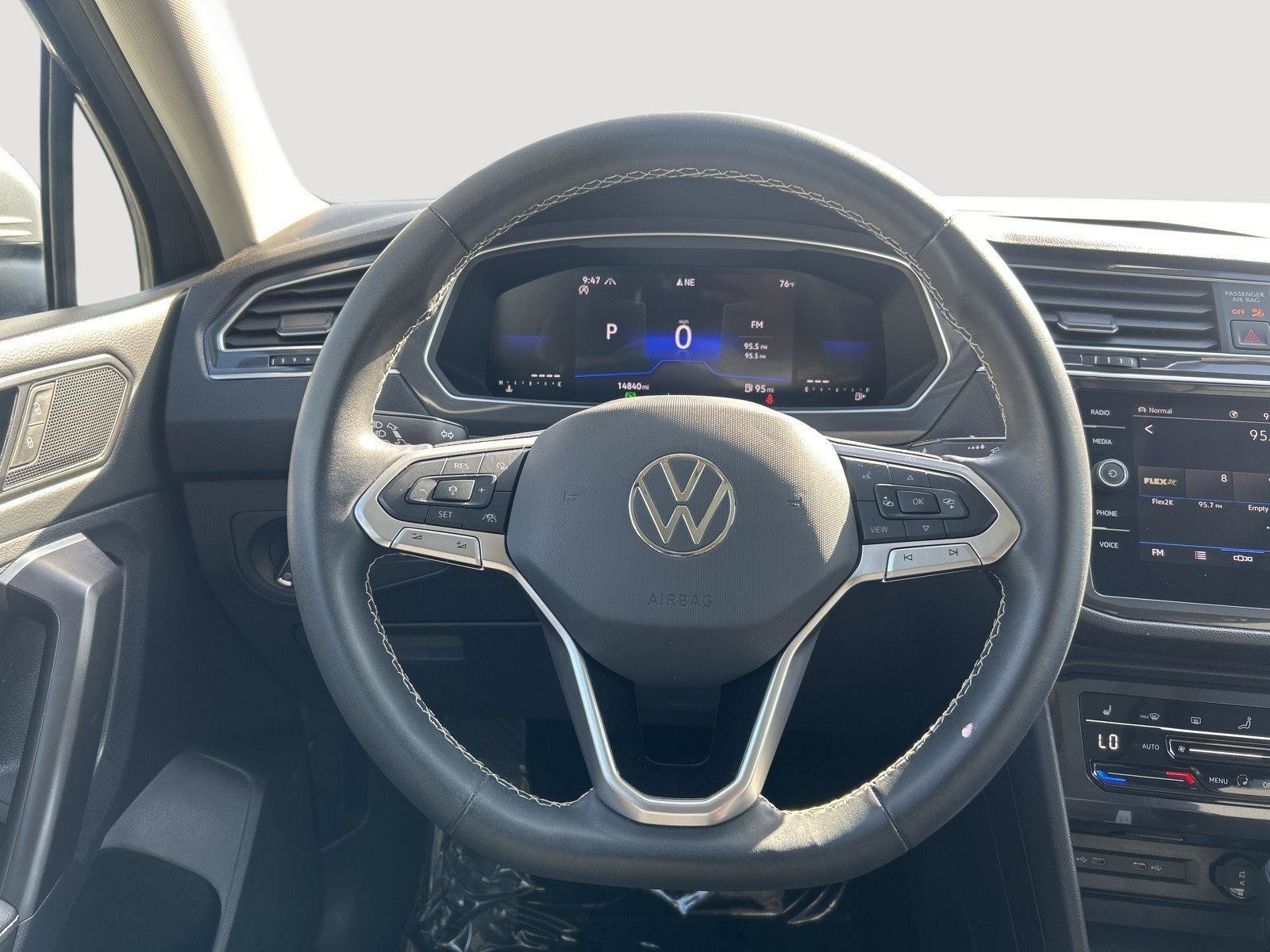 Certified 2024 Volkswagen Tiguan SE AWD/4WD image 16