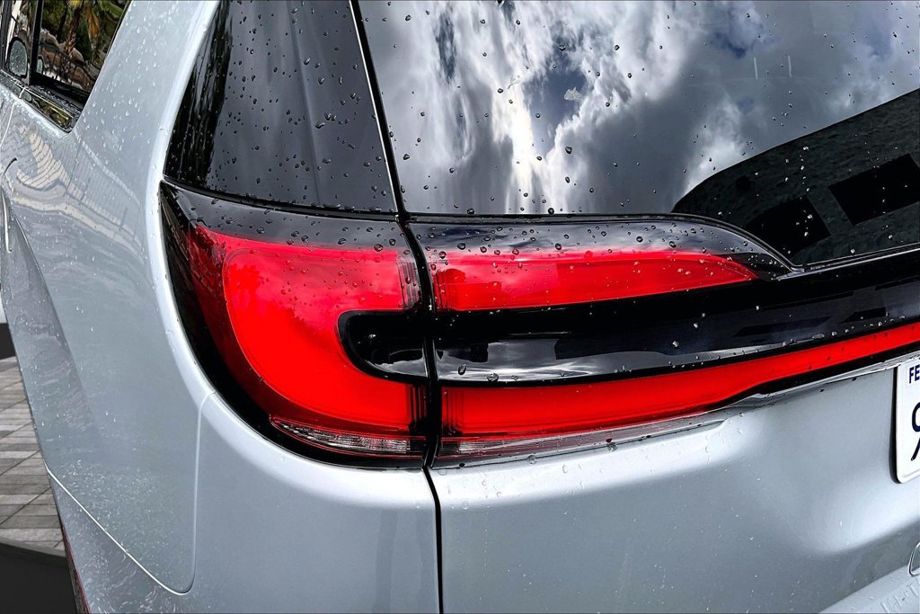 Certified 2026 Chrysler Pacifica Select FWD image 34