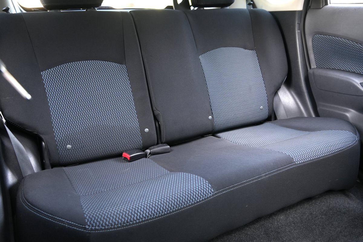 Used 2015 Nissan Versa Note SV FWD image 11