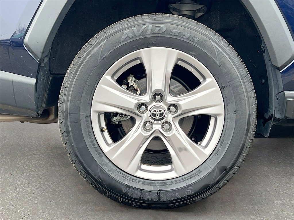 Used 2022 Toyota RAV4 XLE image 27