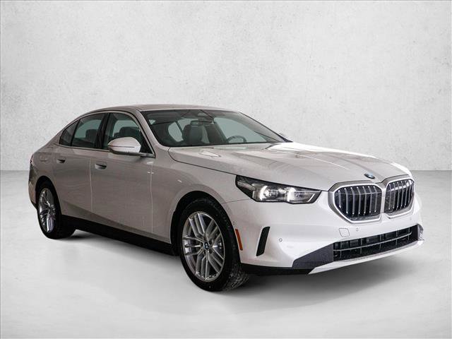 Certified 2025 BMW 530i xDrive AWD/4WD image 3