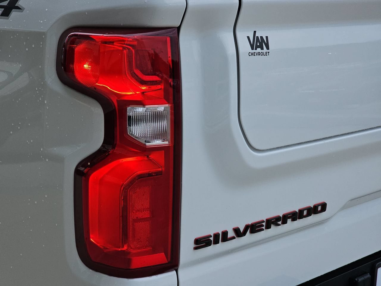 Certified 2026 Chevrolet Silverado 1500 RST w/ Redline Edition AWD/4WD image 40