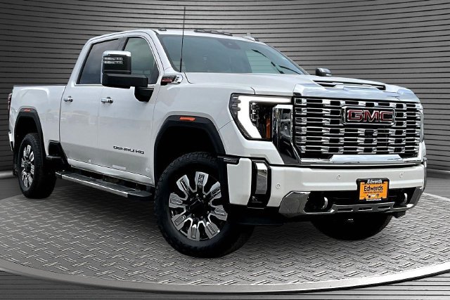 Used 2025 GMC Sierra 2500 Denali w/ Technology Package AWD/4WD image 3