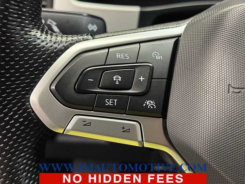 Used 2022 Volkswagen Atlas SEL R-Line AWD/4WD image 44