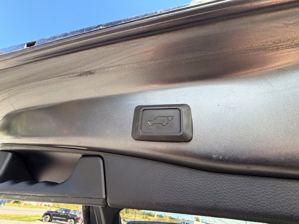 Used 2023 Toyota RAV4 SE w/ Weather & Moonroof Package AWD/4WD image 46