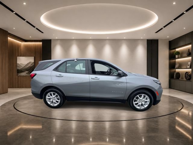 Used 2024 Chevrolet Equinox LS FWD image 5