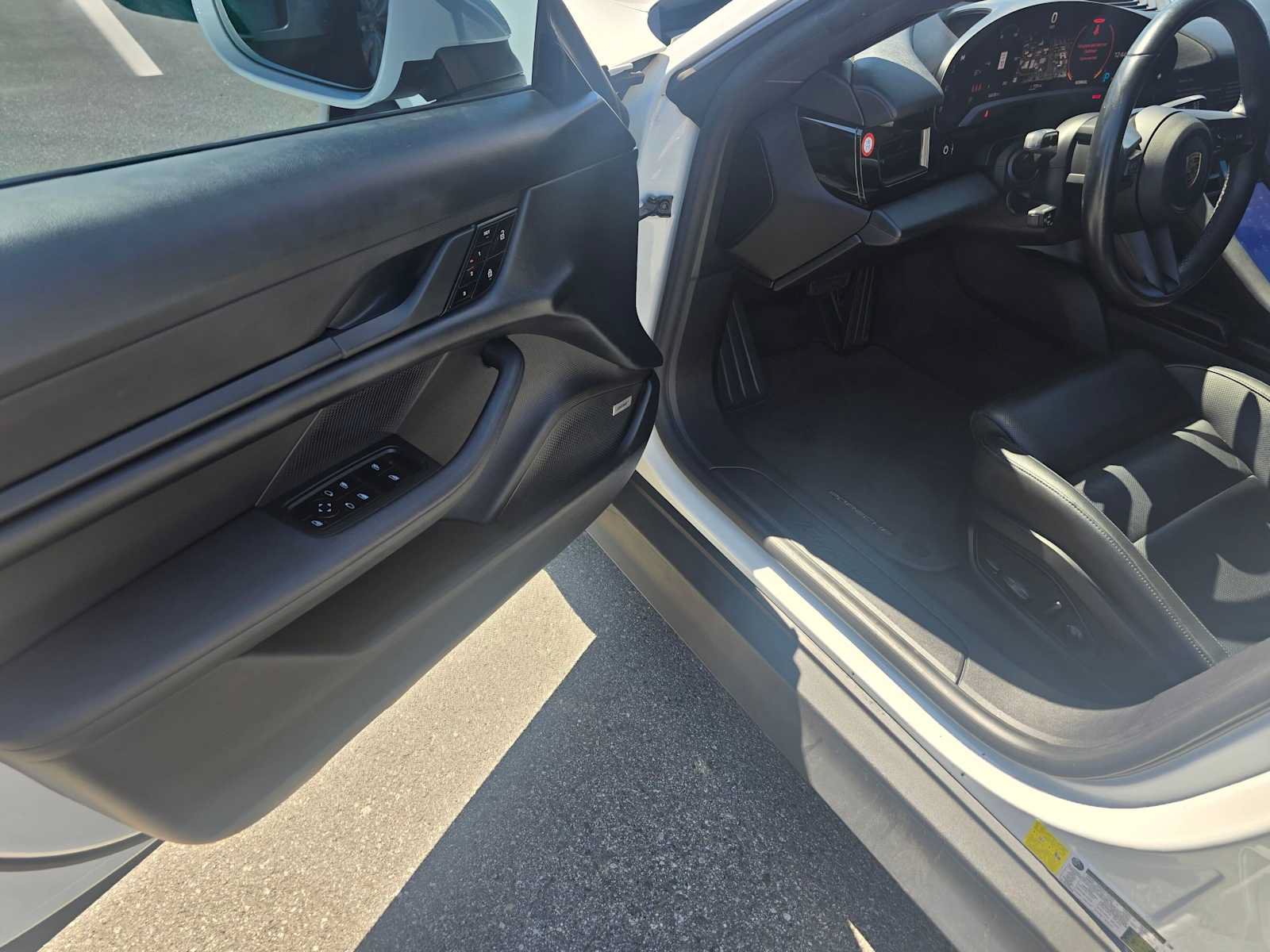 Used 2021 Porsche Taycan RWD image 23