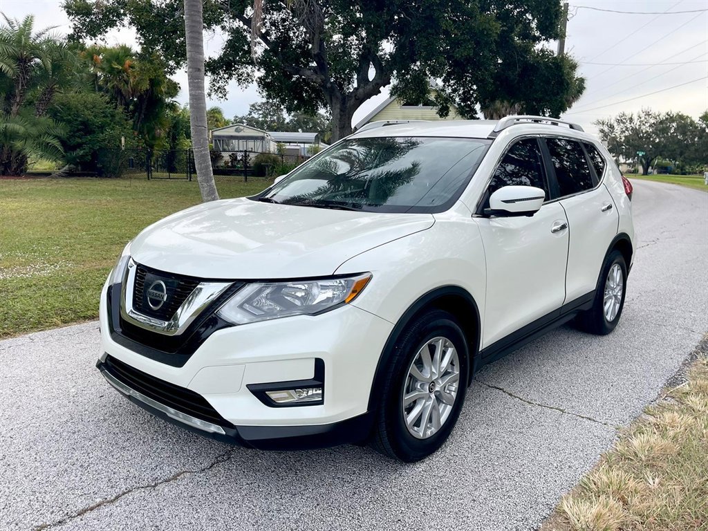 Used 2017 Nissan Rogue SV w/ SV Premium Package image 10