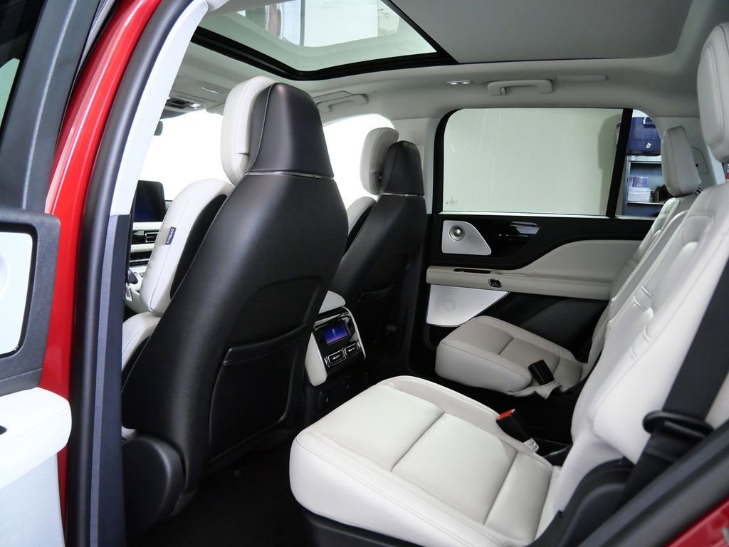 New 2026 Lincoln Aviator Reserve AWD/4WD image 14