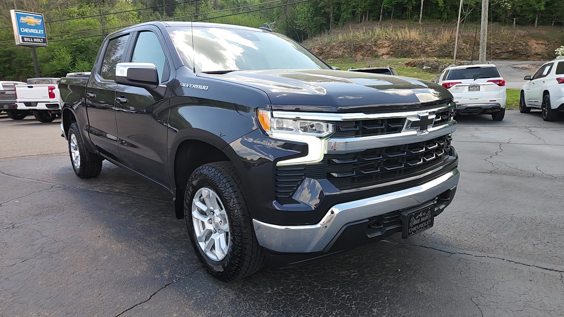 Used 2022 Chevrolet Silverado 1500 LT AWD/4WD image 14