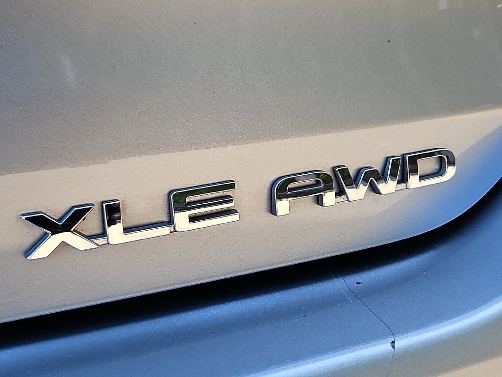 Certified 2021 Toyota Highlander XLE AWD/4WD image 33