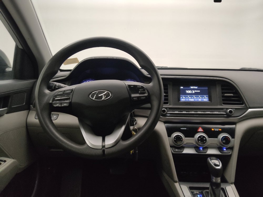 Used 2019 Hyundai Elantra SE FWD image 22