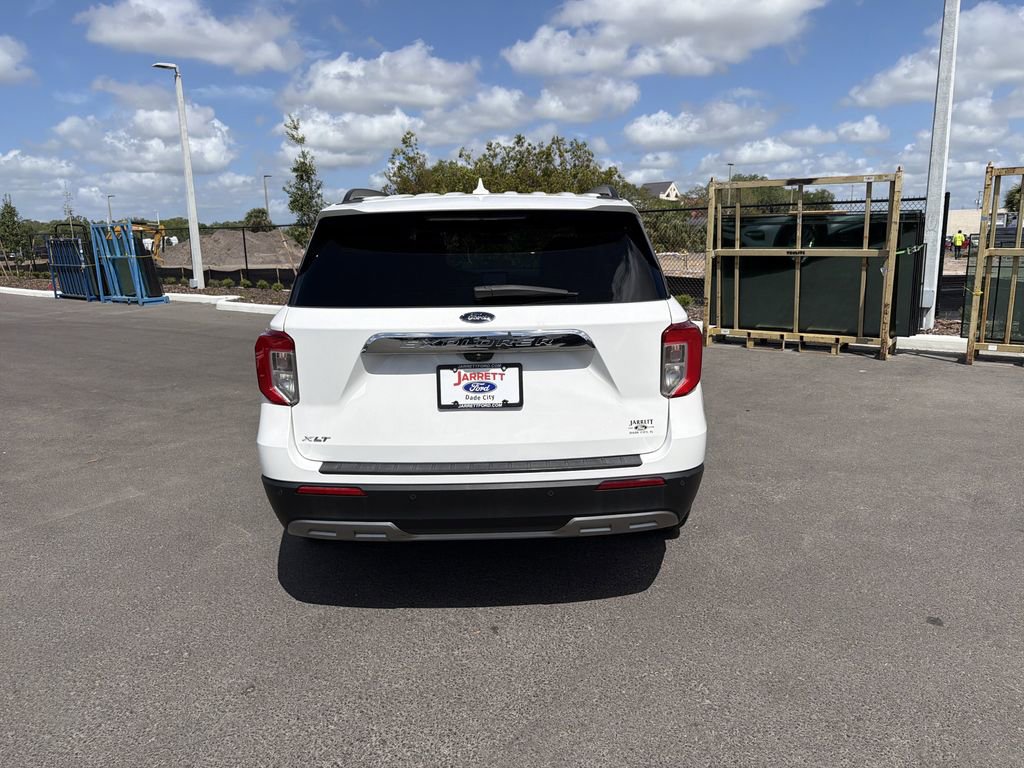 Certified 2022 Ford Explorer XLT w/ Equipment Group 202A image 5