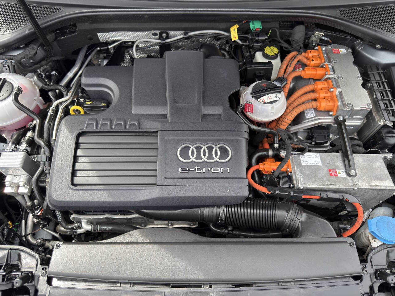Used 2016 Audi A3 e-tron Premium w/ Audi MMI Navigation Plus image 28