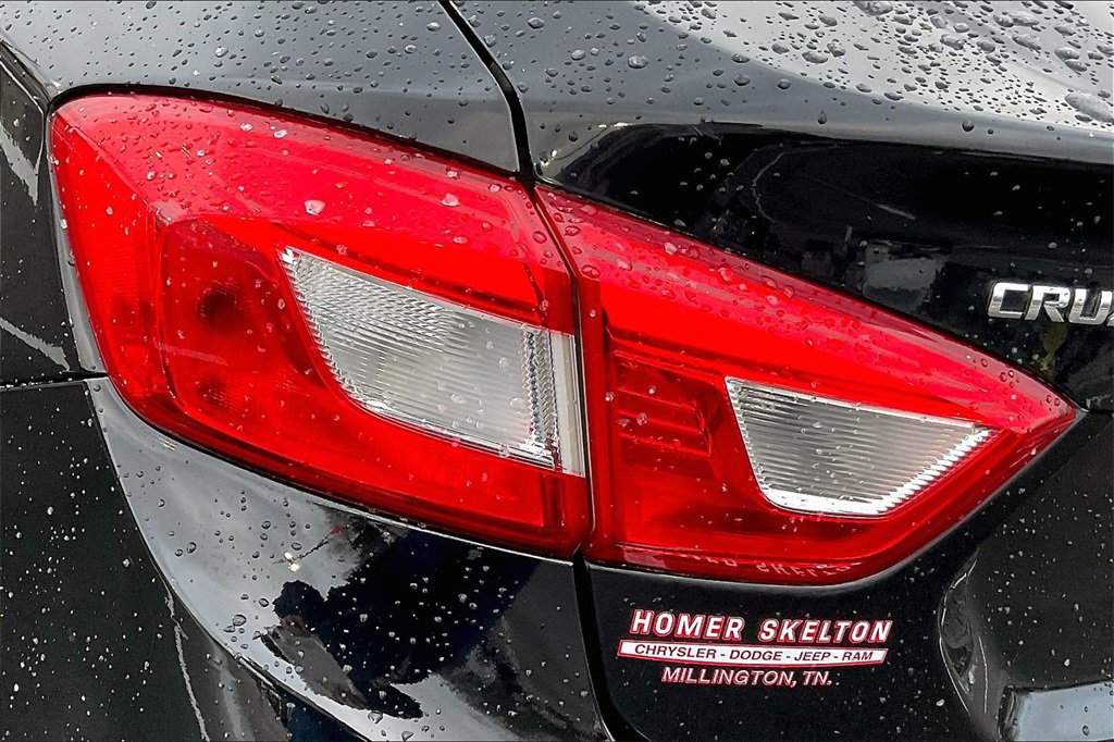 Used 2017 Chevrolet Cruze Premier image 29