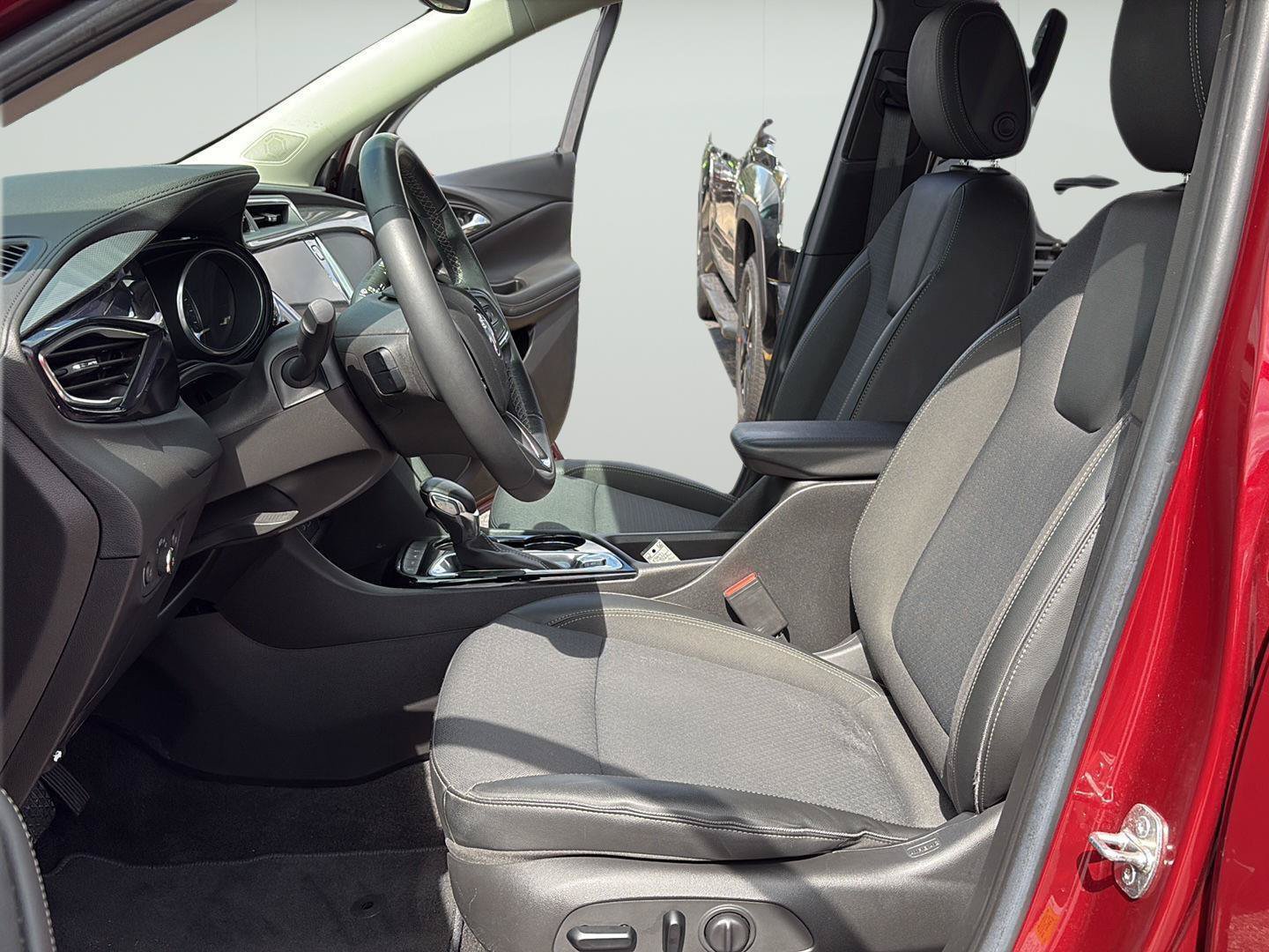 Used 2022 Buick Encore GX Preferred w/ Cold Weather Comfort Package AWD/4WD image 19
