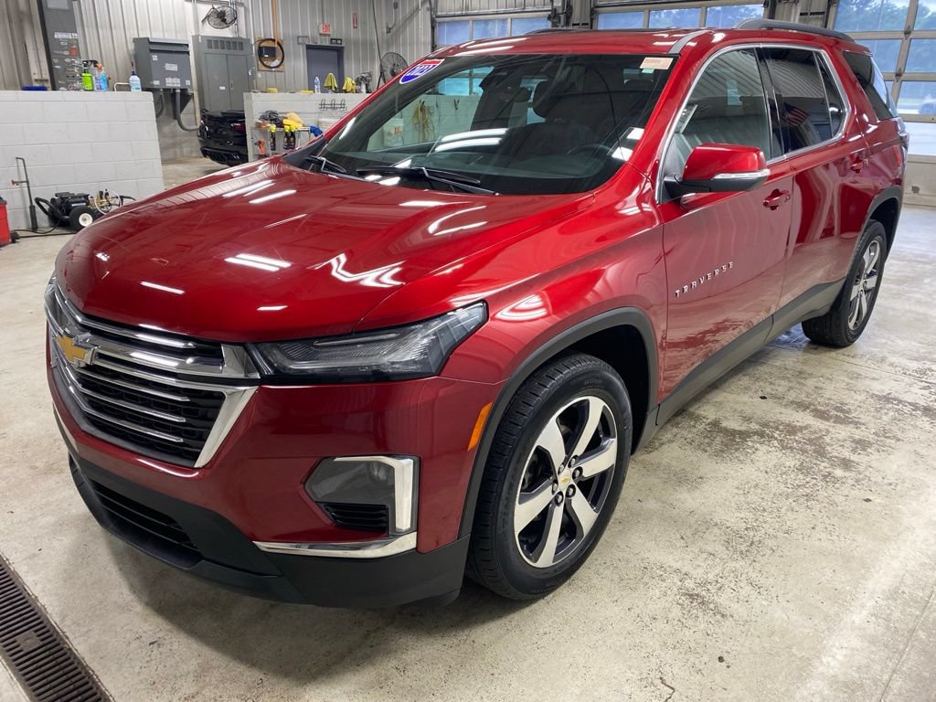 Used 2023 Chevrolet Traverse LT w/ LT Premium Package AWD/4WD image 6