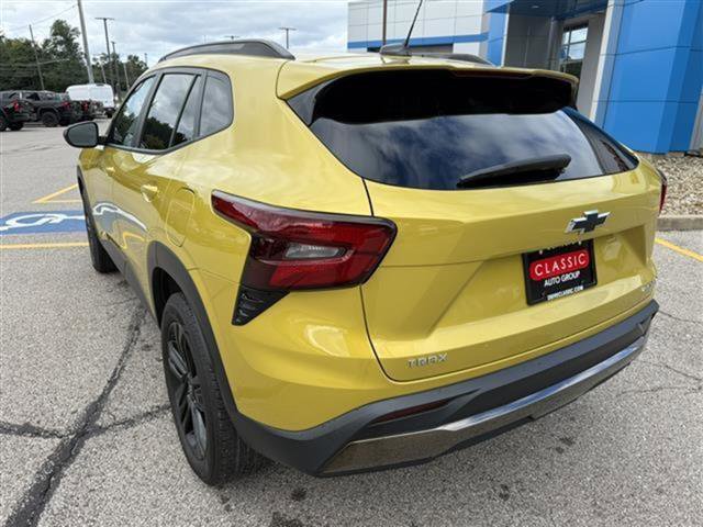 Certified 2024 Chevrolet Trax ACTIV w/ Sunroof Package image 4