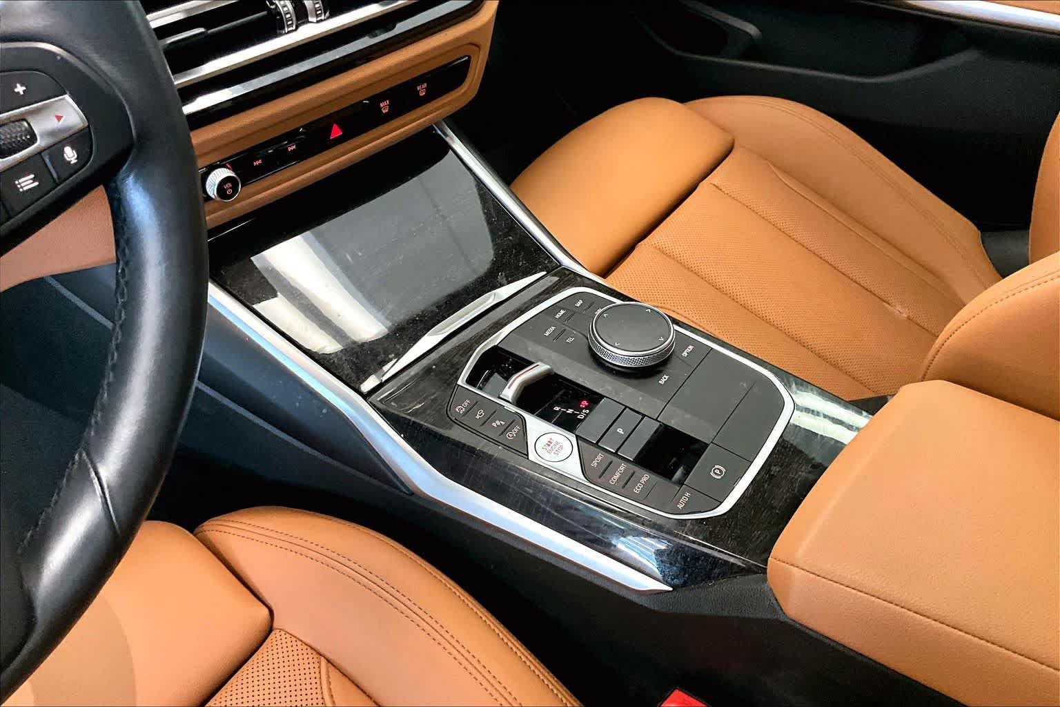 Used 2024 BMW 330i Sedan w/ Premium Package RWD image 14