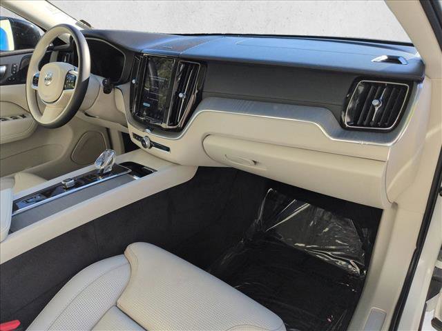 Certified 2023 Volvo XC60 T8 Ultimate w/ Climate Package image 23
