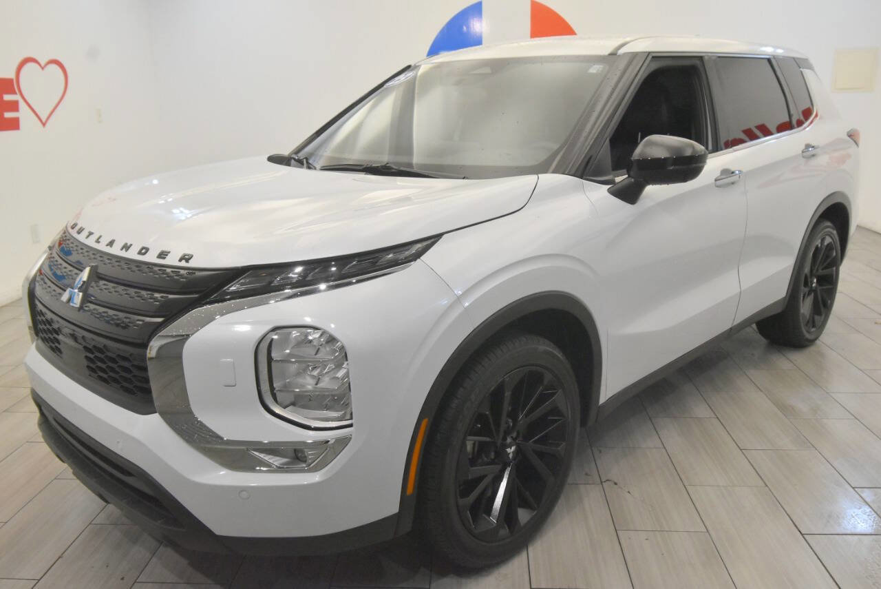 Used 2023 Mitsubishi Outlander SE Black Edition