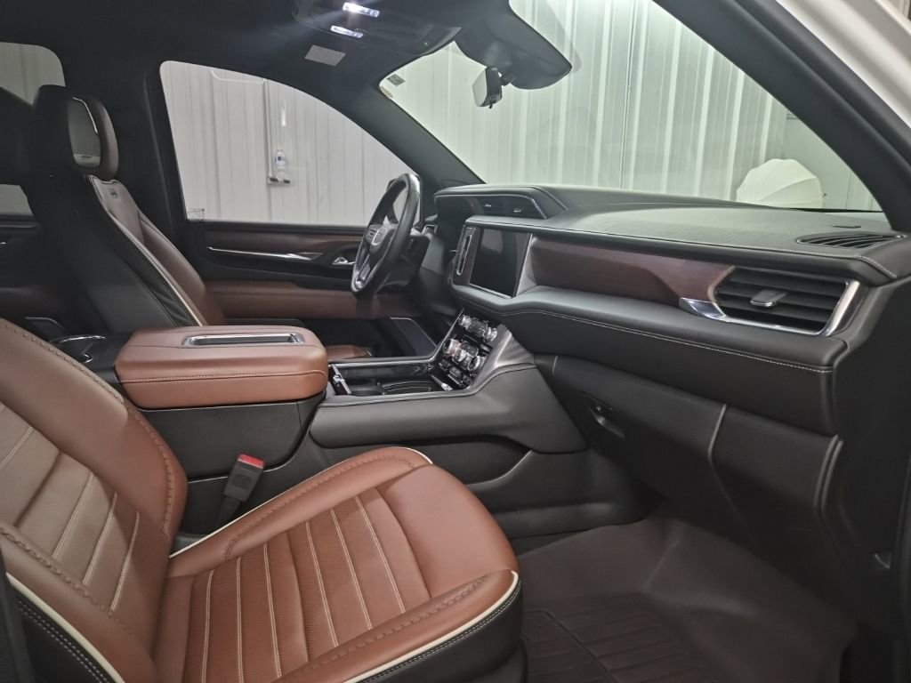 Used 2023 GMC Yukon XL Denali Ultimate image 27