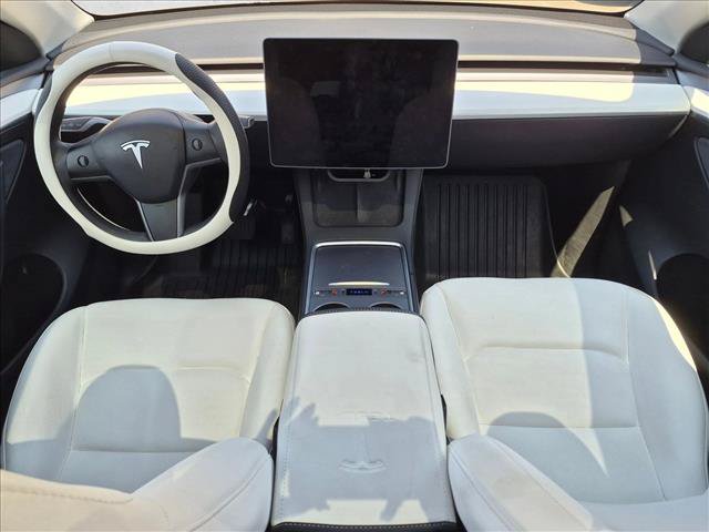 Used 2024 Tesla Model Y Long Range AWD/4WD image 13