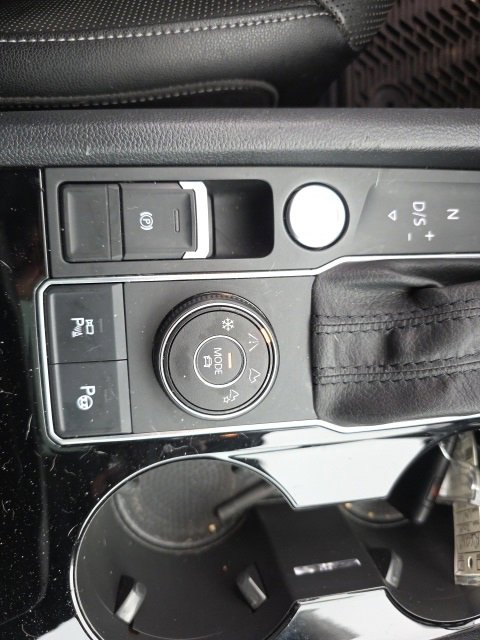 Used 2019 Volkswagen Atlas SEL Premium image 6