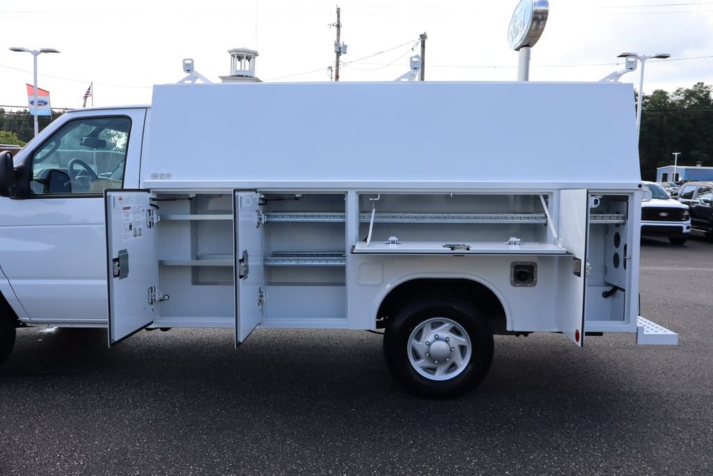 New 2026 Ford E-350 and Econoline 350 Super Duty w/ Power Equipment Group RWD image 18