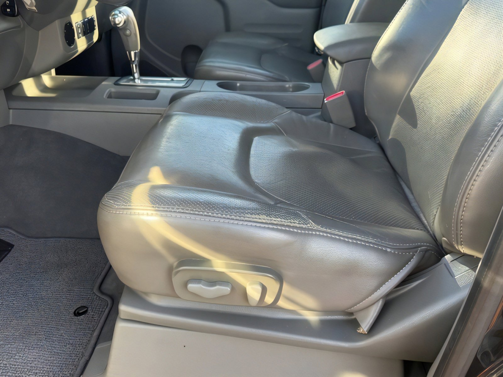 Used 2019 Nissan Frontier SL image 12