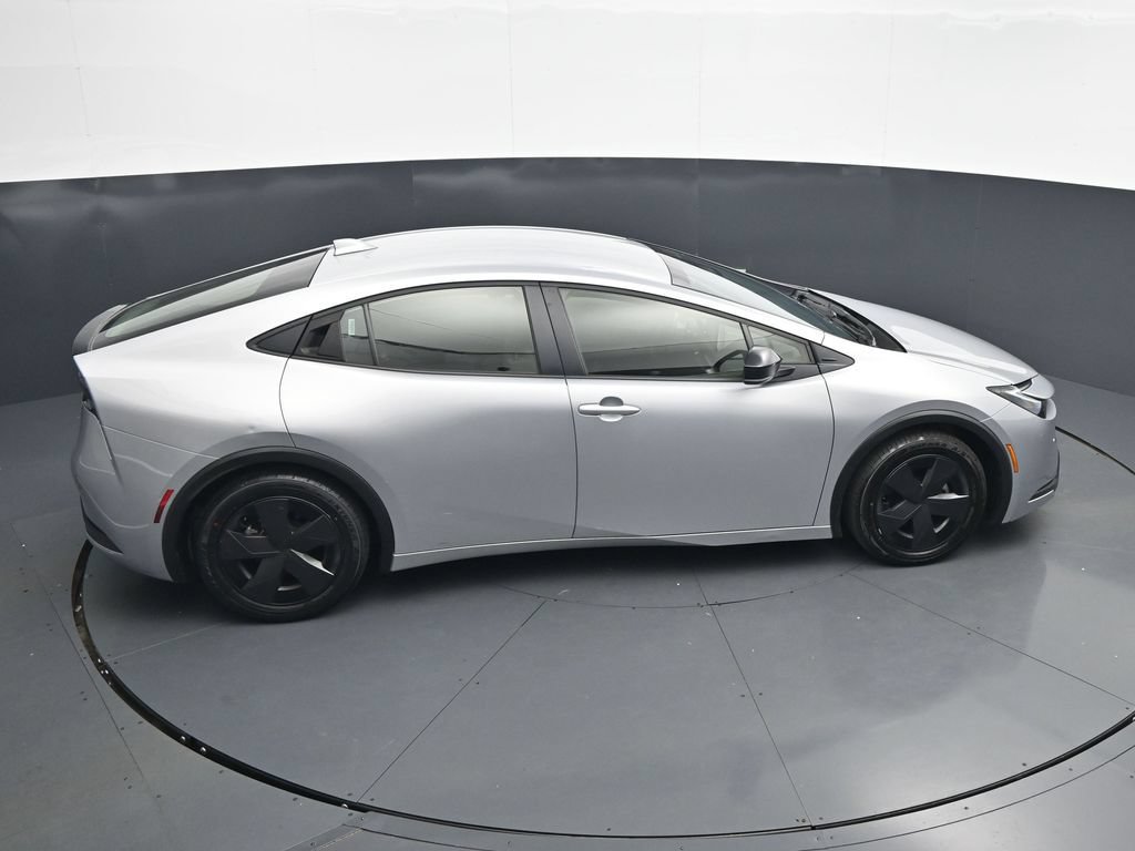 Used 2025 Toyota Prius LE FWD image 23