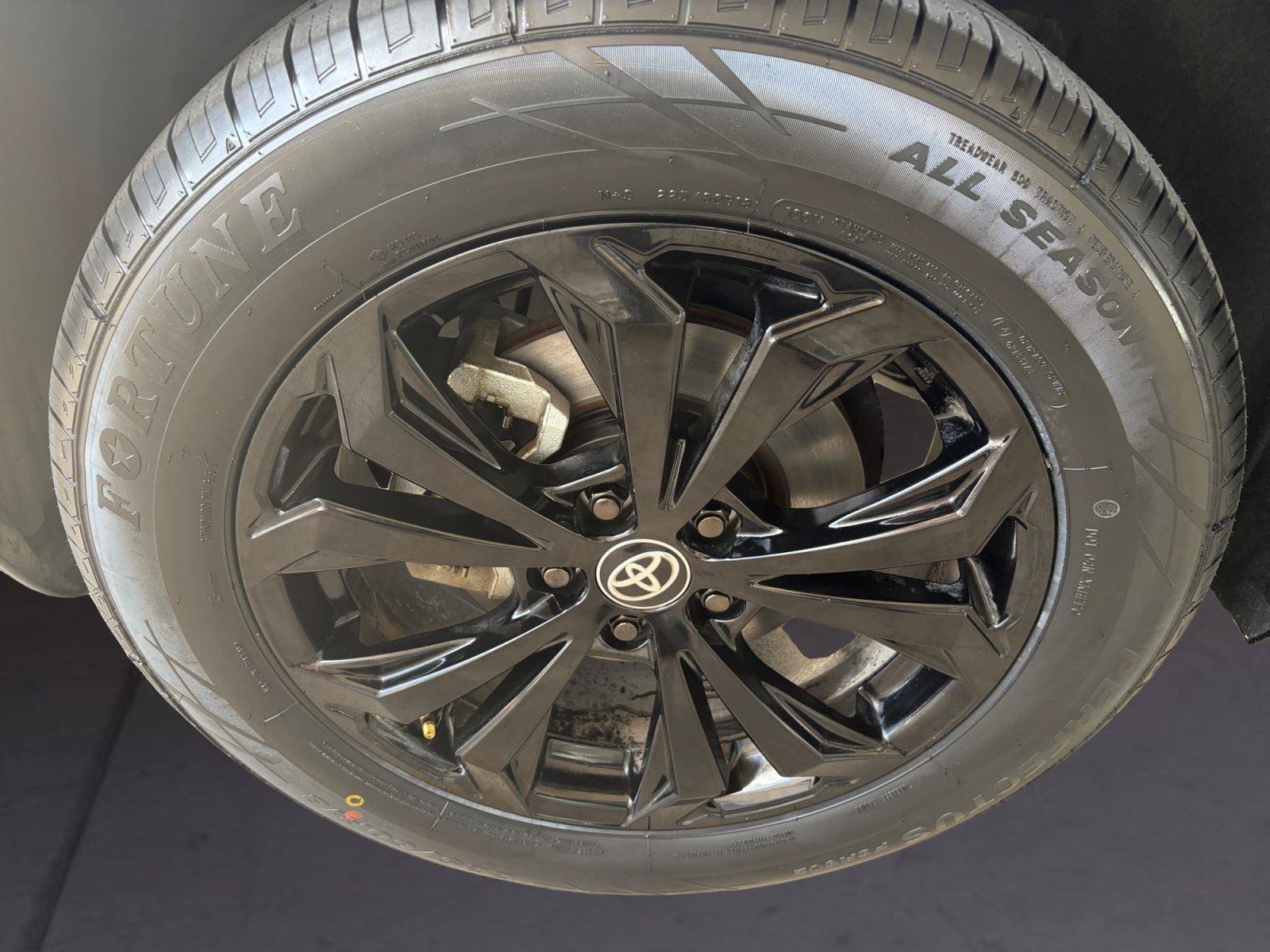 Used 2024 Toyota RAV4 SE AWD/4WD image 14
