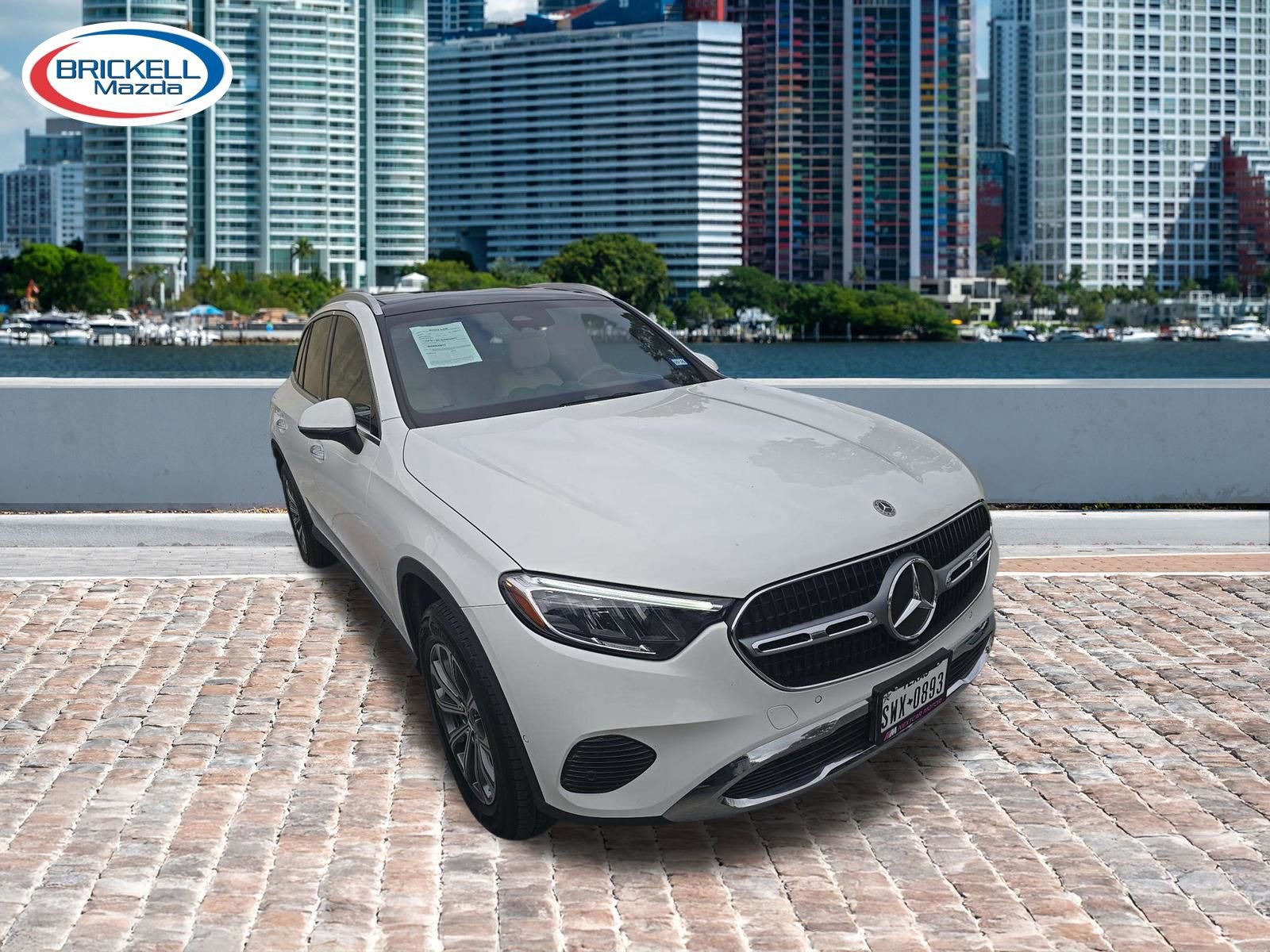 Used 2023 Mercedes-Benz GLC 300 image 2
