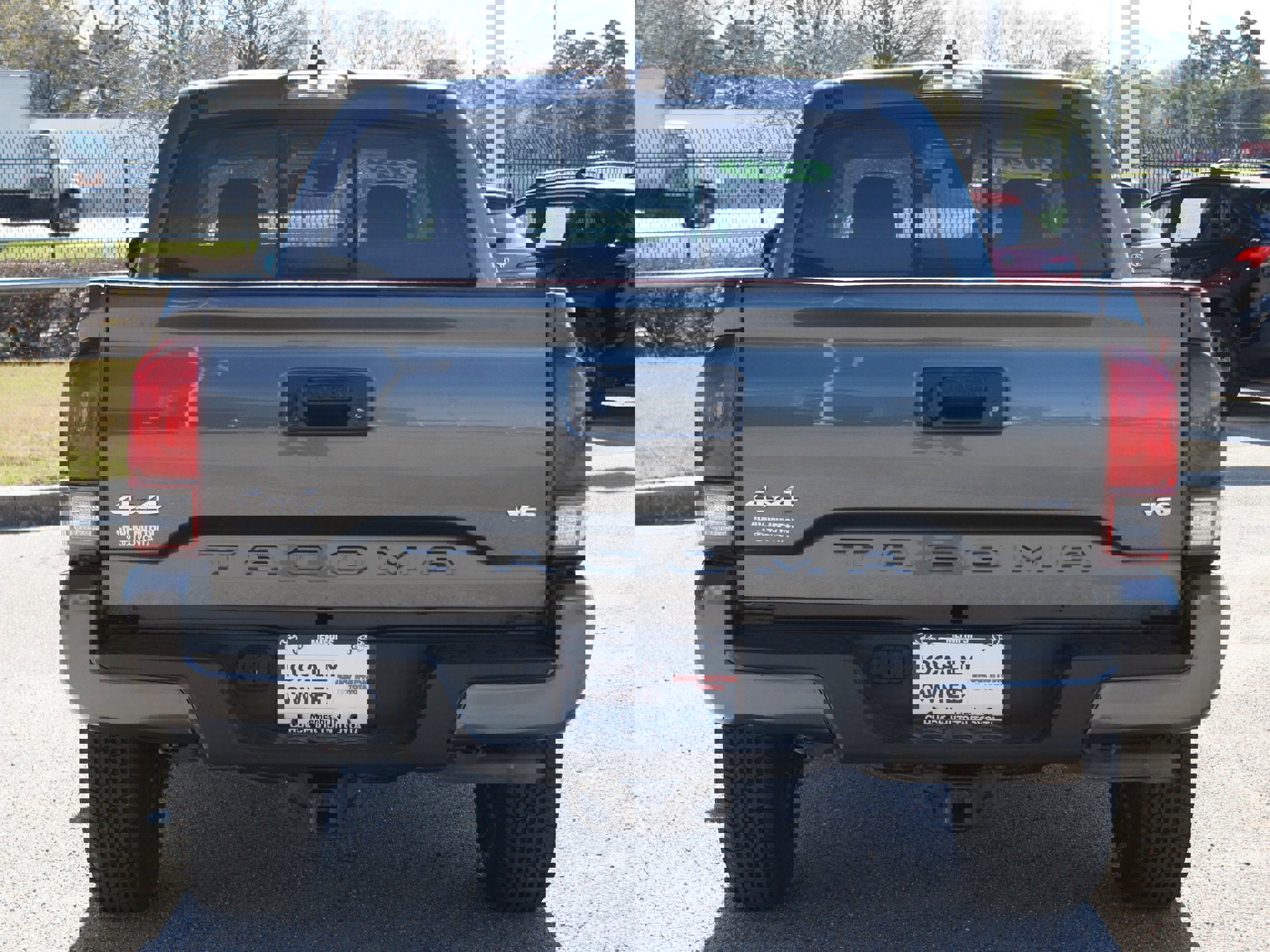 Used 2021 Toyota Tacoma SR image 3