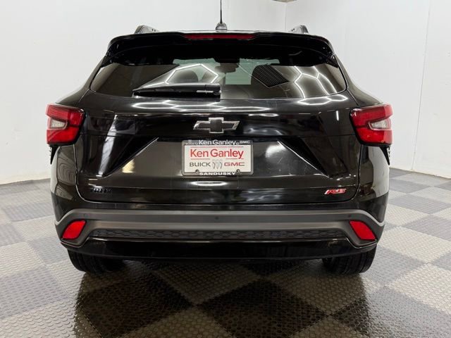 Certified 2025 Chevrolet Trax RS w/ Sunroof Package image 12