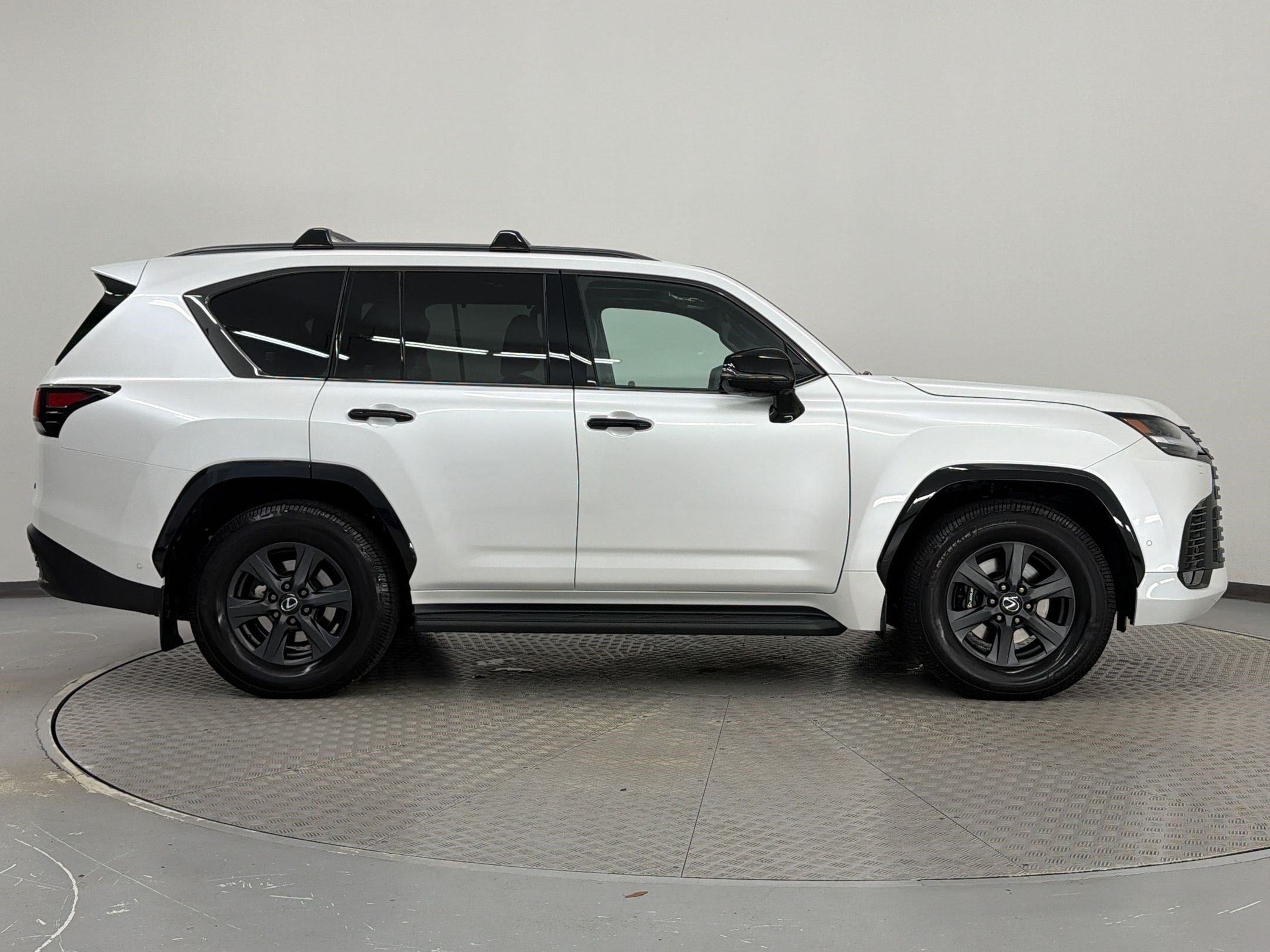 Certified 2025 Lexus LX 700h Overtrail AWD/4WD image 8