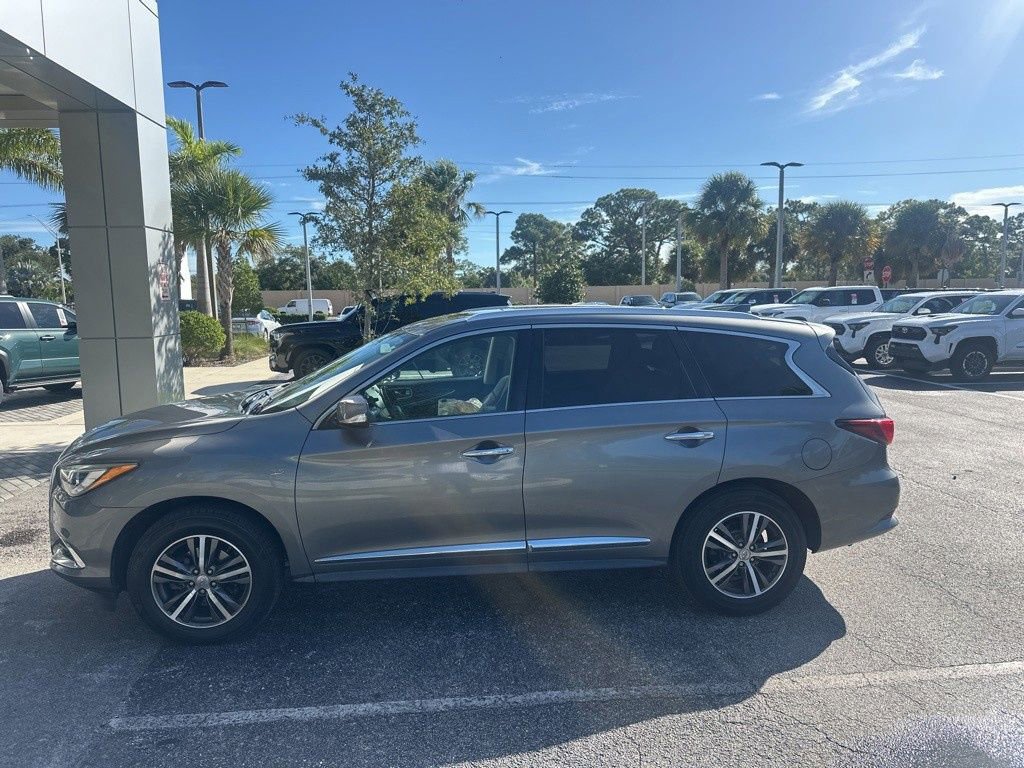 Used 2018 INFINITI QX60 Base w/ Premium Package image 2