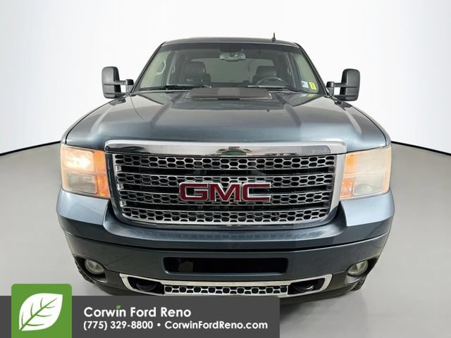 Used 2011 GMC Sierra 2500 Denali w/ Suspension Package, Off-Road AWD/4WD image 2