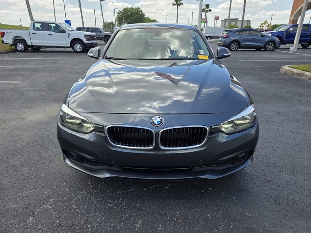 Used 2016 BMW 320i xDrive Sedan AWD/4WD image 3