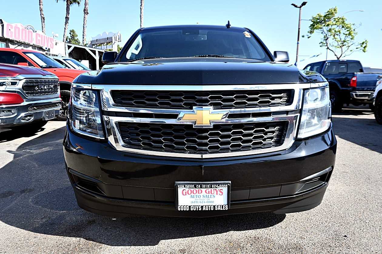 Used 2019 Chevrolet Suburban LT image 2