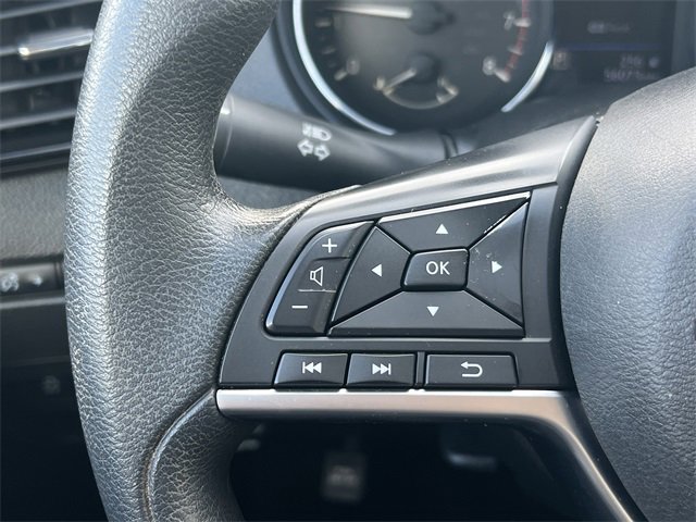 Used 2020 Nissan Rogue Sport SV image 12