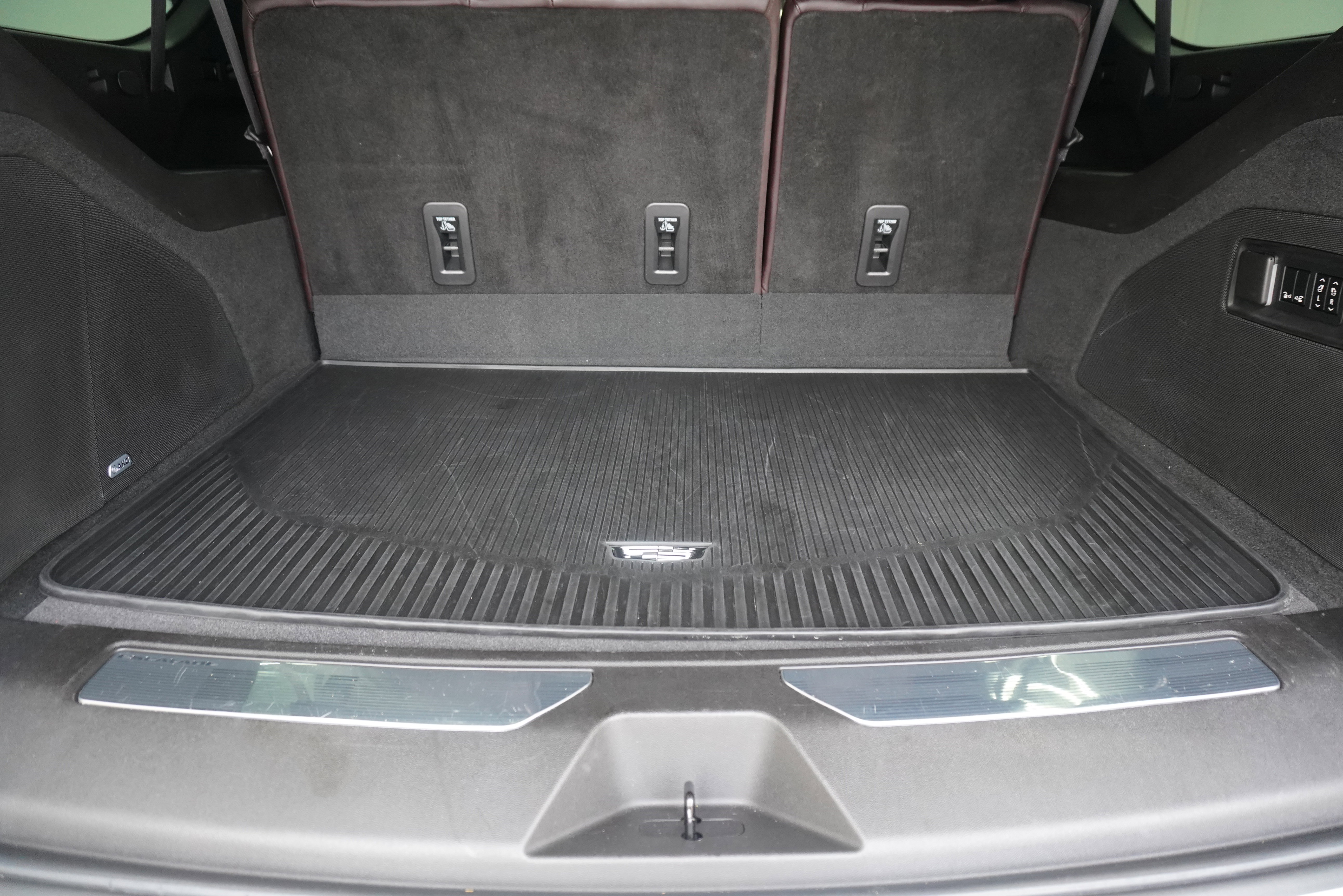 Used 2021 Cadillac Escalade ESV Premium Luxury Platinum AWD/4WD image 34