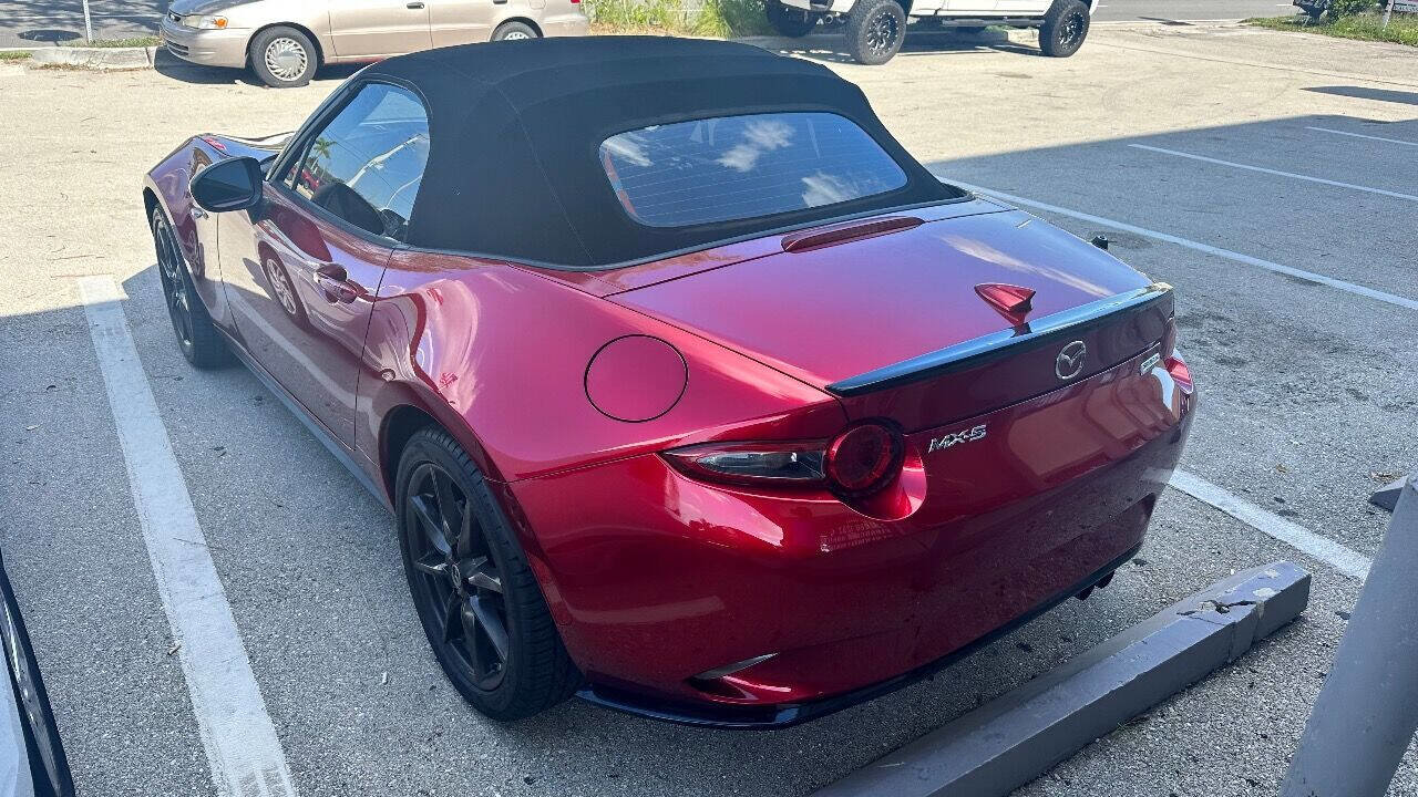 Used 2018 MAZDA MX-5 Miata Club image 5
