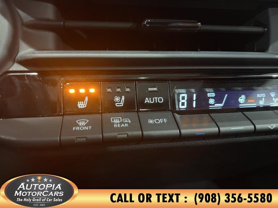 Used 2025 Toyota Crown Signia AWD/4WD image 36