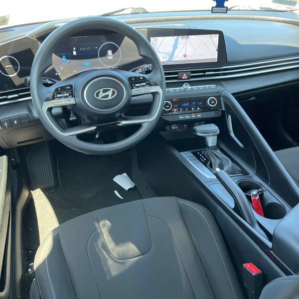 Used 2024 Hyundai Elantra SEL FWD image 7