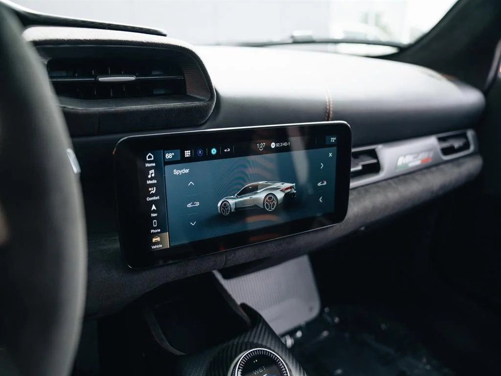 New 2023 Maserati MC20 Spyder image 11