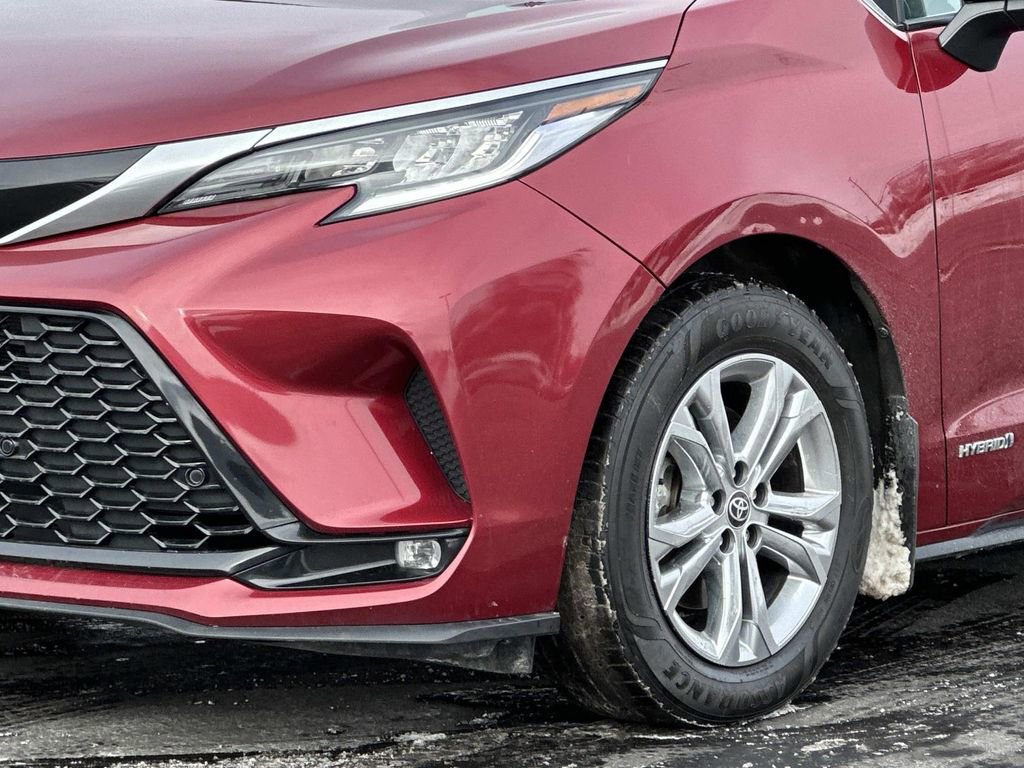 Certified 2021 Toyota Sienna XSE image 8
