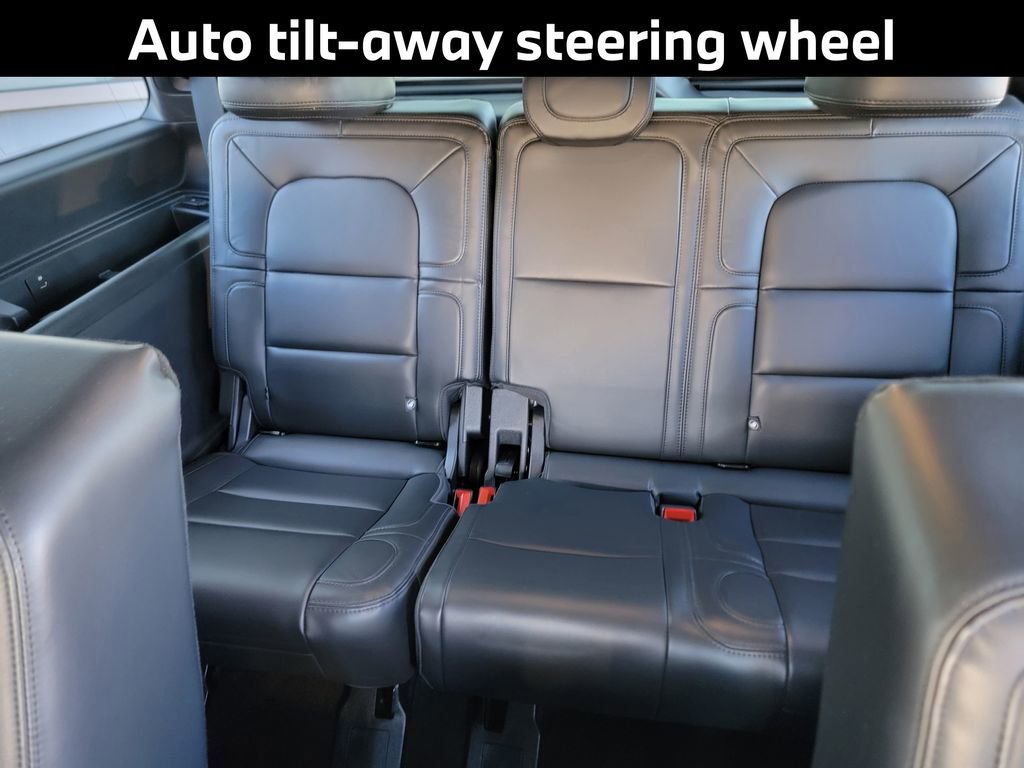 Used 2022 Lincoln Navigator Reserve image 14