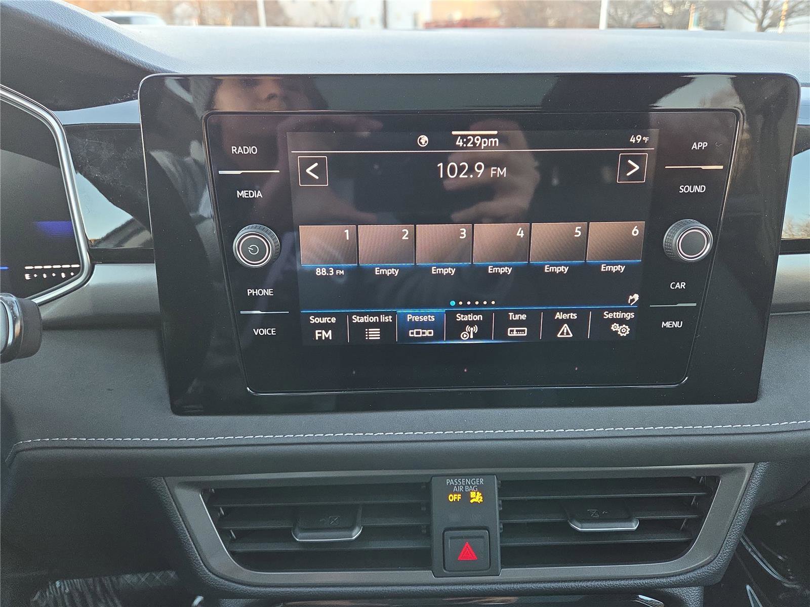 New 2026 Volkswagen Taos SE image 18
