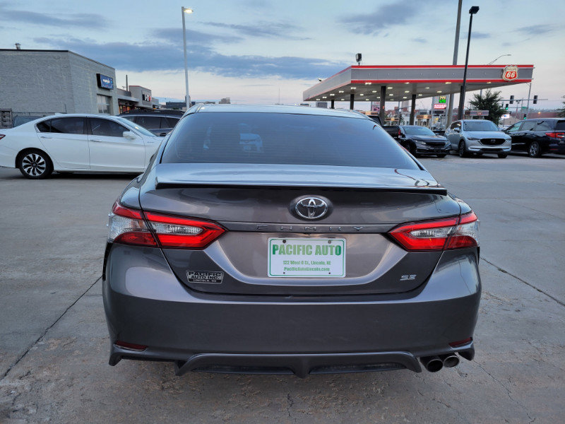 Used 2018 Toyota Camry SE FWD image 7